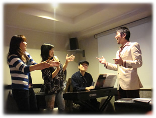 ボーカルスクール 横浜 楽しく真剣にボイストレーニング&ボーカルレッスン!